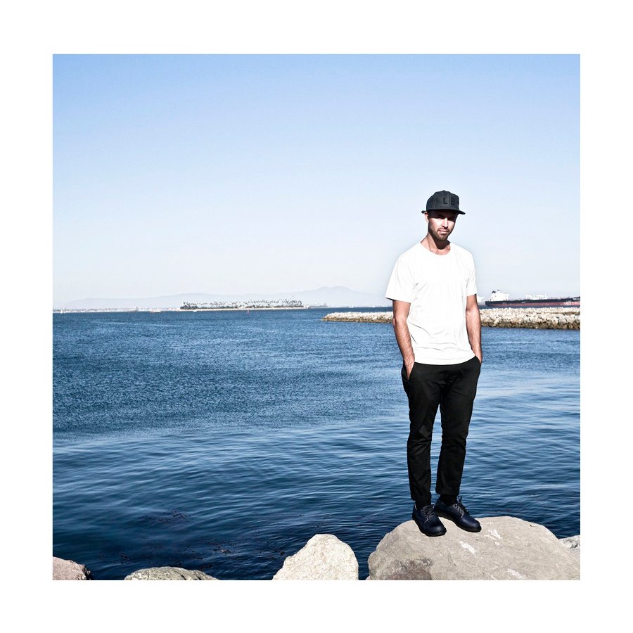 Broken Homme The Blues shoot by the water