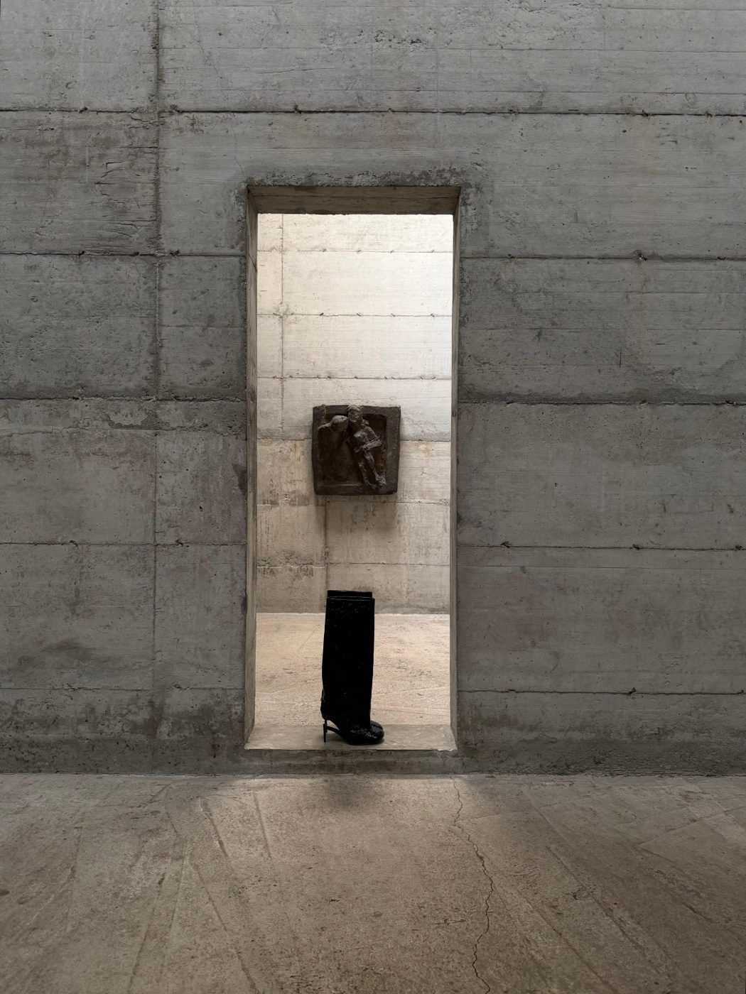 NVL-GARDE boot in a stone niche
