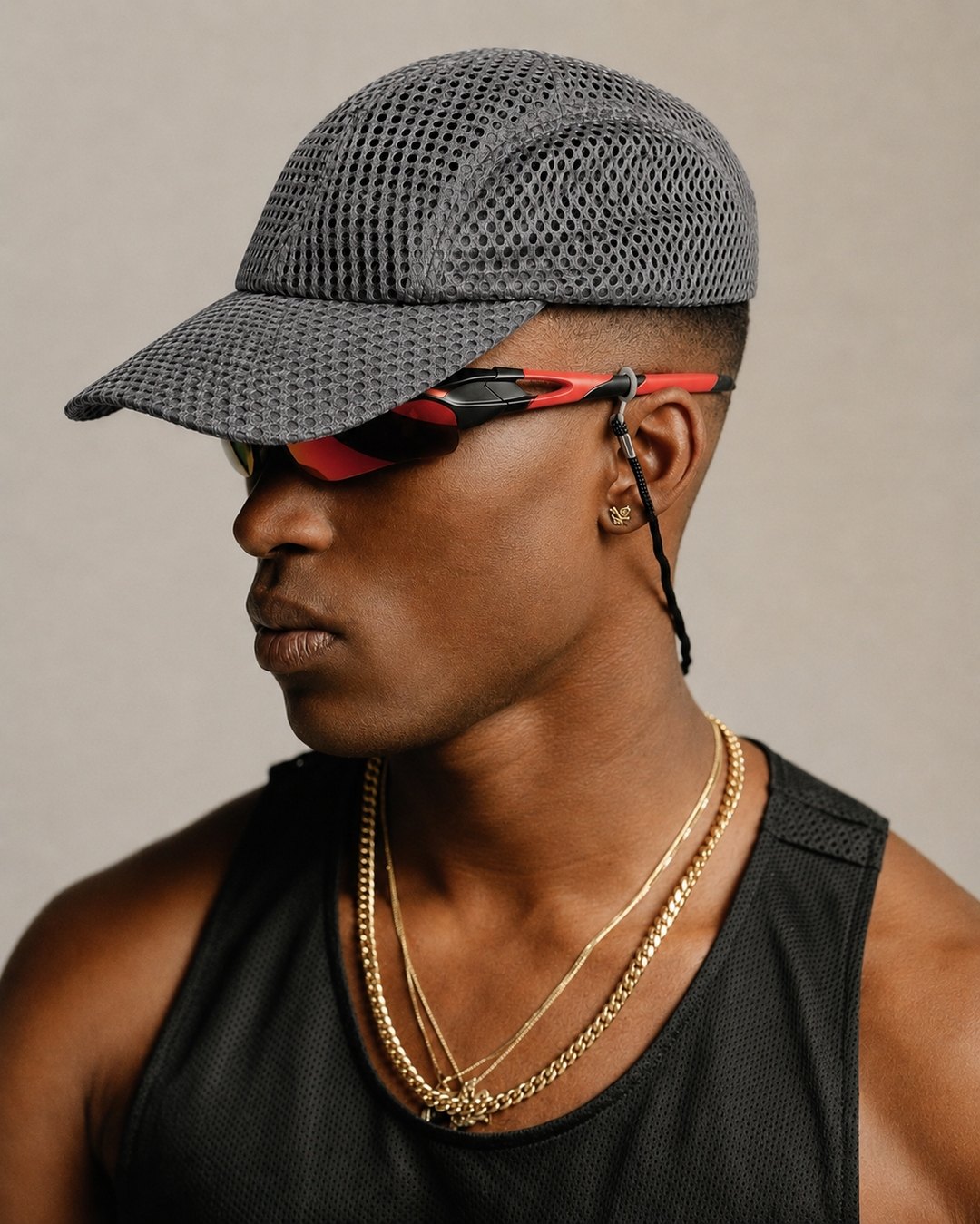 Model in a mesh RECLAB cap